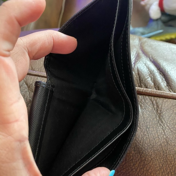 Prada Saffiano Men's Wallet - Picture 5 of 11